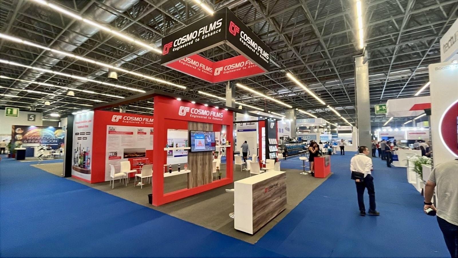 Stand-COSMO FILMS-Label-Expo-2025 en Expo Guadalajara, diseño y montaje de Xpo-Ideas